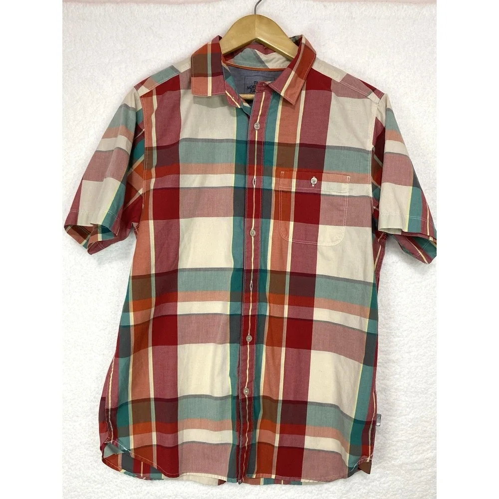 The North Face Mens Medium Red Blue Short Sleeve Button Down Shirt Pocket